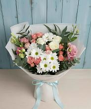 Букет цветов из:  Розы, Лизиантусы и Хризантемы в Чиколе