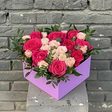 Цветочная композиция из Розы в коробке в Чиколе