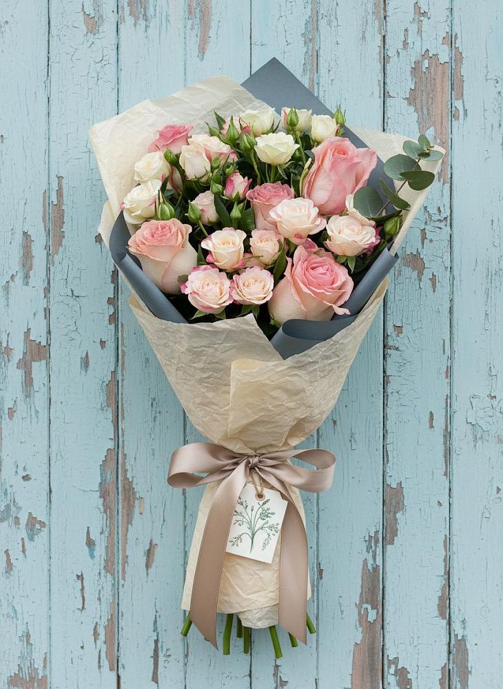 Букет цветов из: Розы в Чиколе