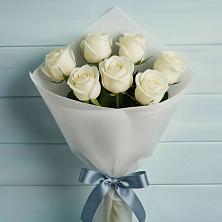 Букет 7 Белых роз Эдлесс Лав в Чиколе