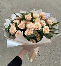 Букет Кремовые розы Латте в Чиколе