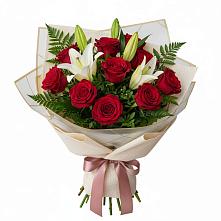 Букет цветов из:  Лилии и Розы в Чиколе