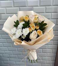 Букет цветов из:  Розы и Хризантемы в Чиколе