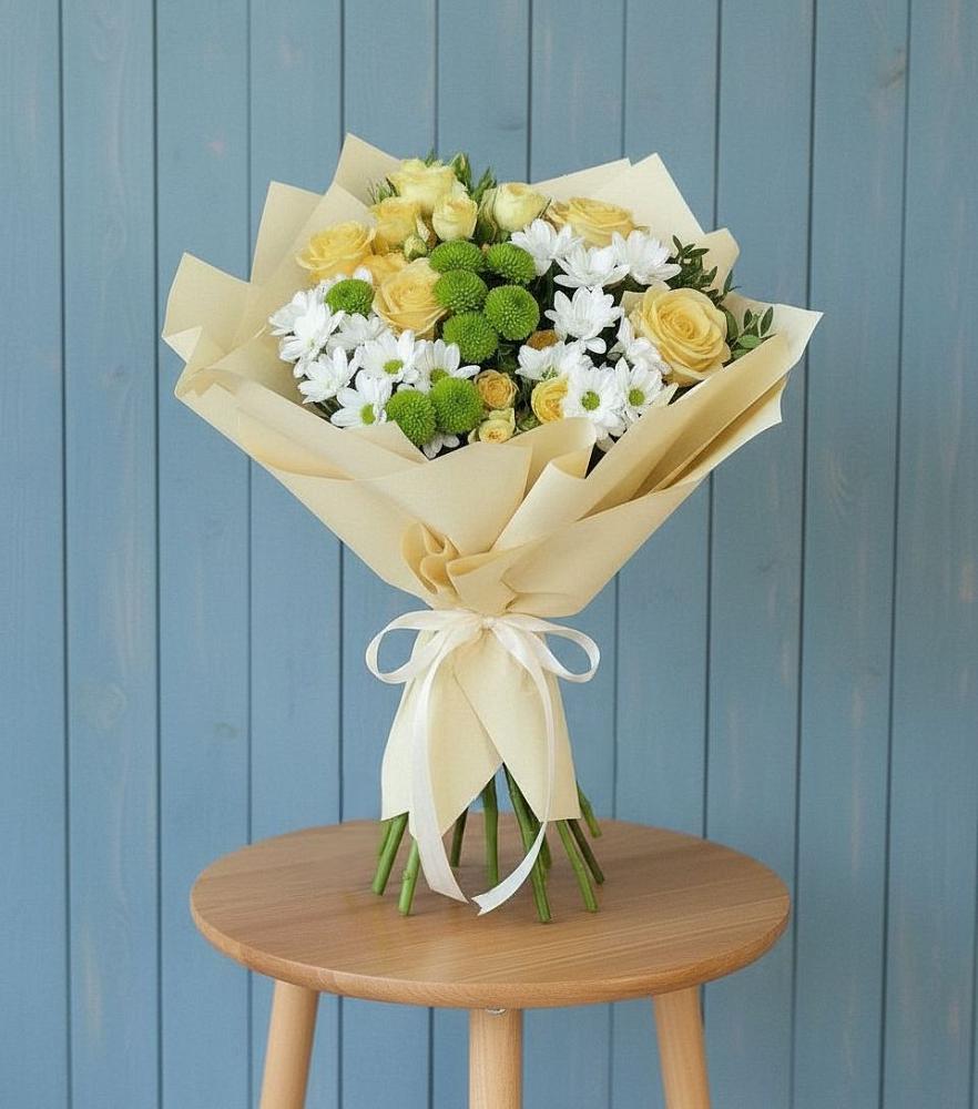 Букет цветов из: Хризантемы и Розы в Чиколе