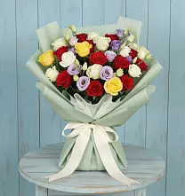Букет цветов из:  Розы в Чиколе