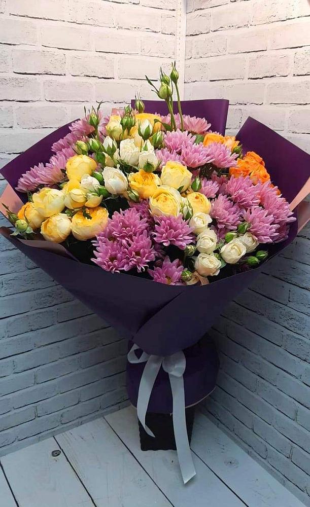 Букет цветов из: Хризантемы и Розы в Чиколе