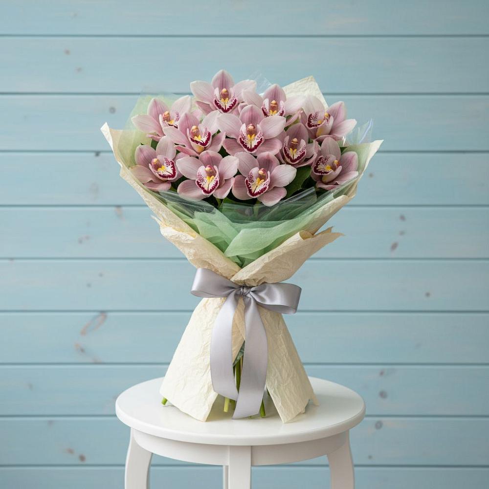 Букет цветов из: Орхидеи и Розы в Чиколе