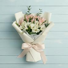 Букет цветов из:  Альстромерии в Чиколе