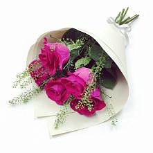 Букет цветов из:  Розы в Чиколе