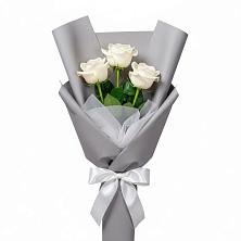 Букет 3 белые розы в Чиколе