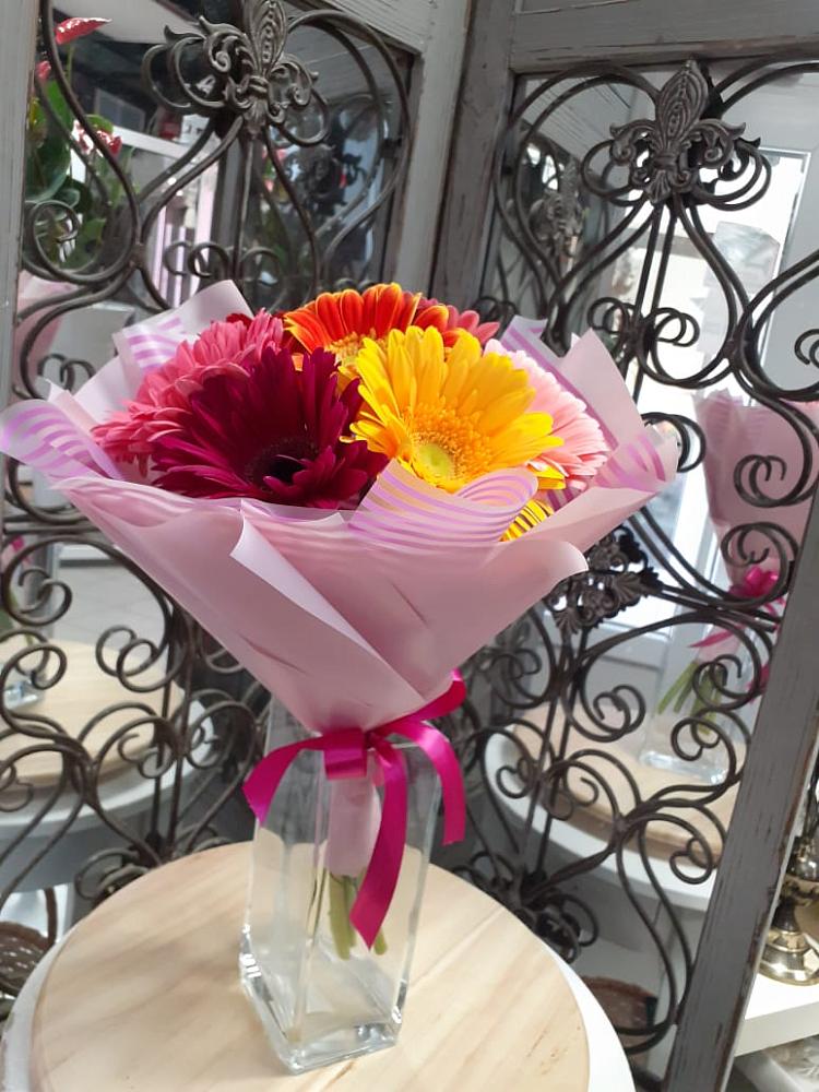 Букет цветов из: Герберы в Чиколе