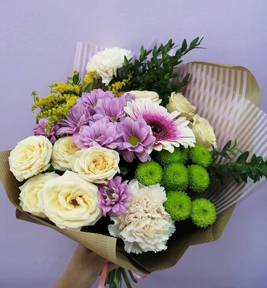 Букет цветов из: Хризантемы, Розы, Гвоздики и Герберы в Чиколе