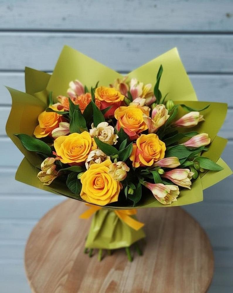 Букет цветов из: Альстромерии и Розы в Чиколе