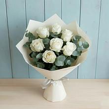Букет Белые розы в Эвкалипте в Чиколе