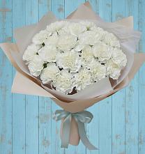 Букет цветов из:  Гвоздики в Чиколе