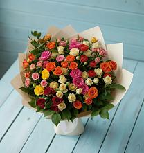 Букет Микс из разноцветных кустовых роз в Чиколе