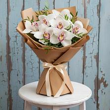 Букет цветов из:  Орхидеи и Розы в Чиколе