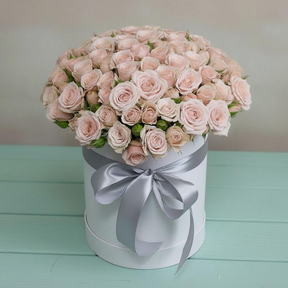 Цветочная композиция из Розы в шляпной коробке в Чиколе