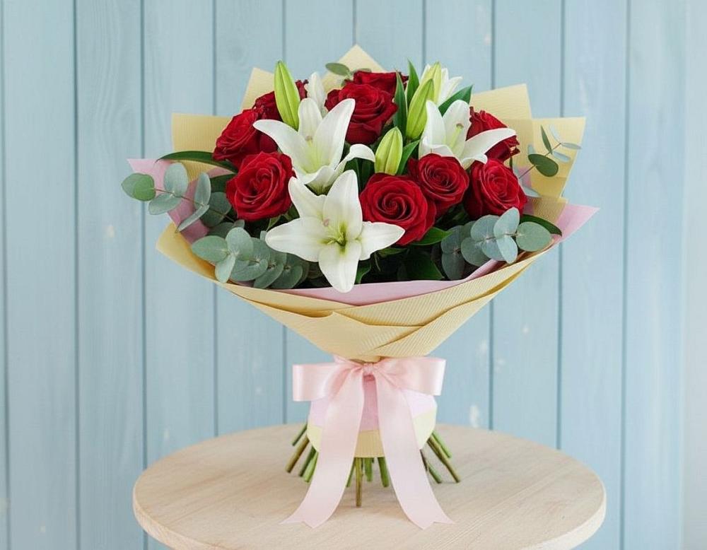 Букет цветов из: Лилии и Розы в Чиколе